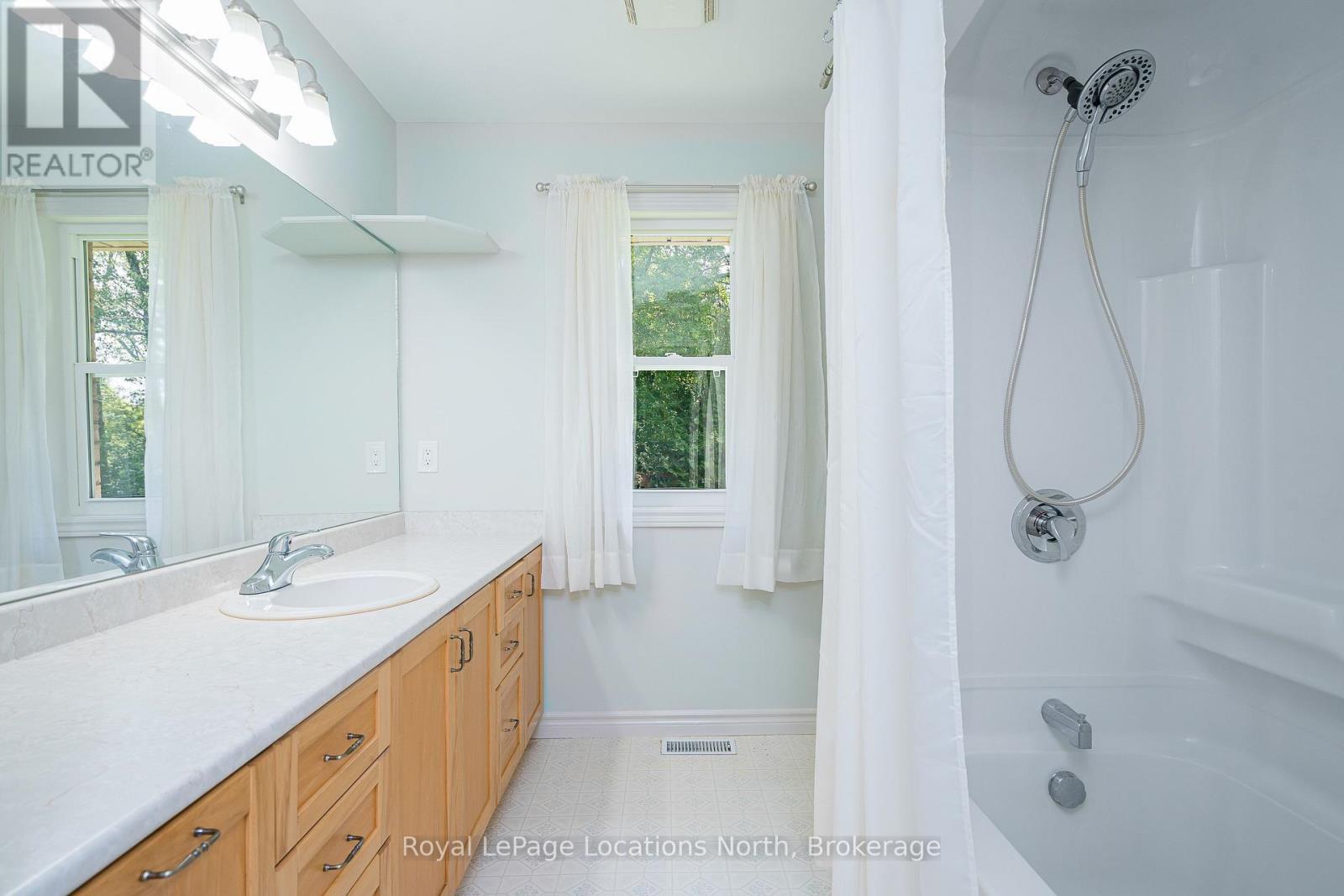 8081 Poplar Side Road, Clearview, Ontario  L9Y 3Y9 - Photo 13 - S13650600
