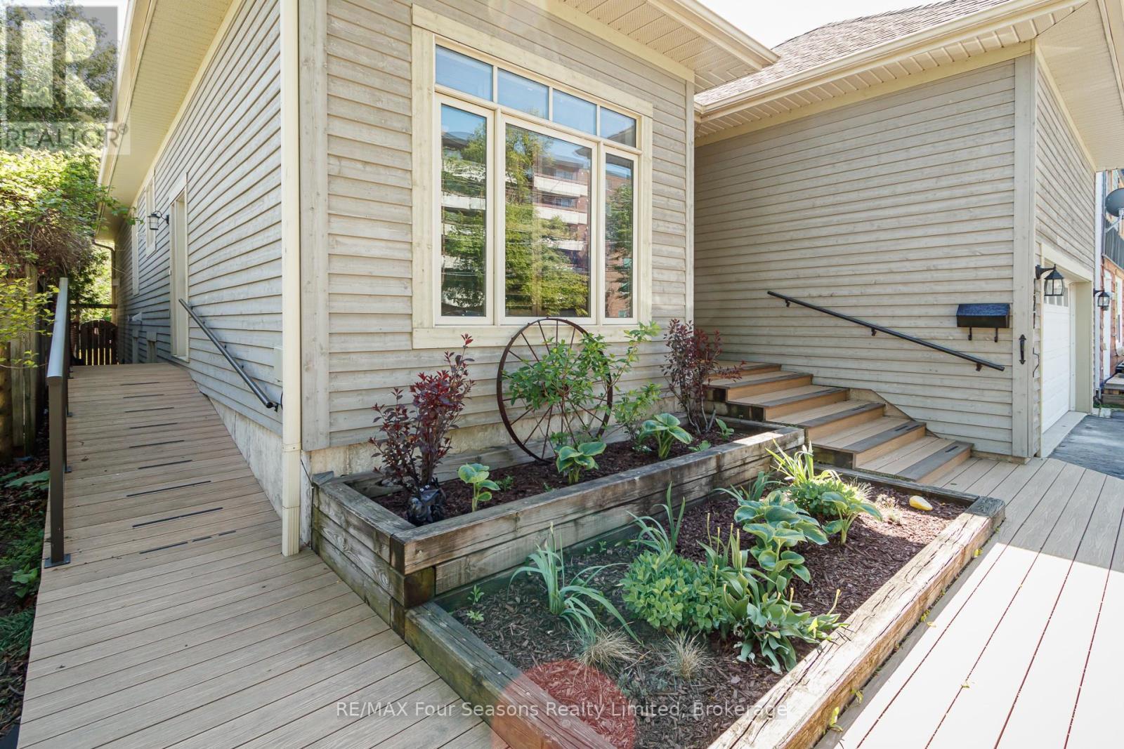121 Elm Street, Collingwood, Ontario  L9Y 3J3 - Photo 3 - S13650734