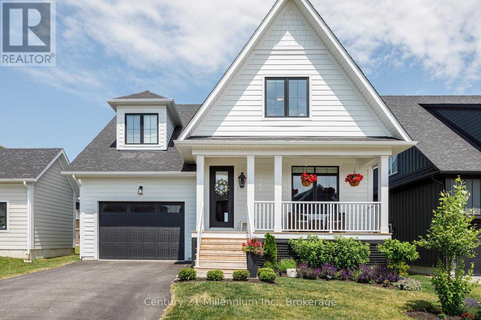 160 Sycamore Street, Blue Mountains, Ontario  L9Y 4E4 - Photo 1 - X13650622