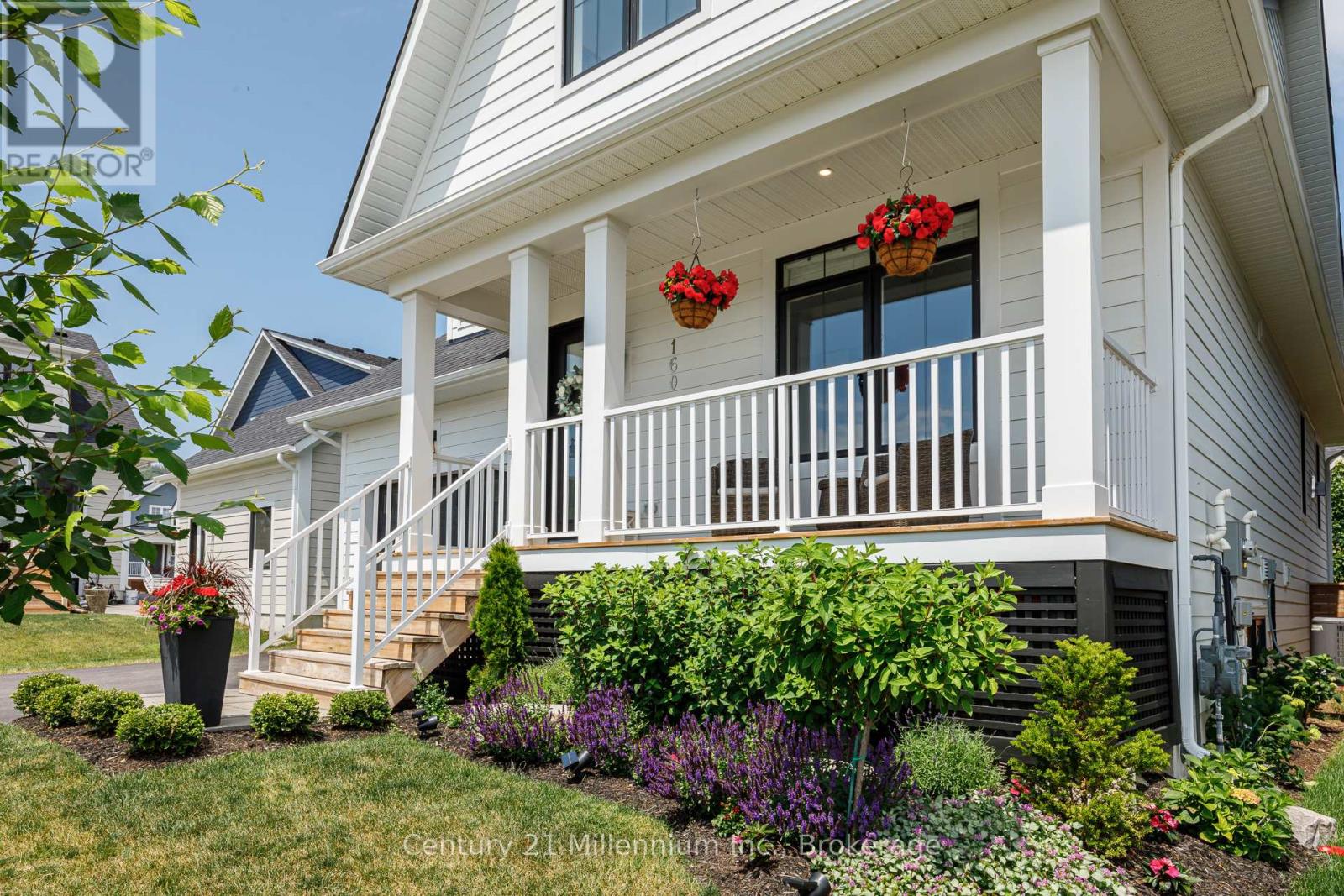 160 Sycamore Street, Blue Mountains, Ontario  L9Y 4E4 - Photo 2 - X13650622