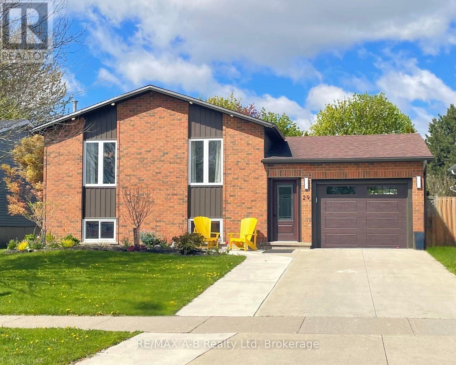29 Dunsford Crescent, St. Marys, Ontario  N4X 1A5 - Photo 1 - X13650716
