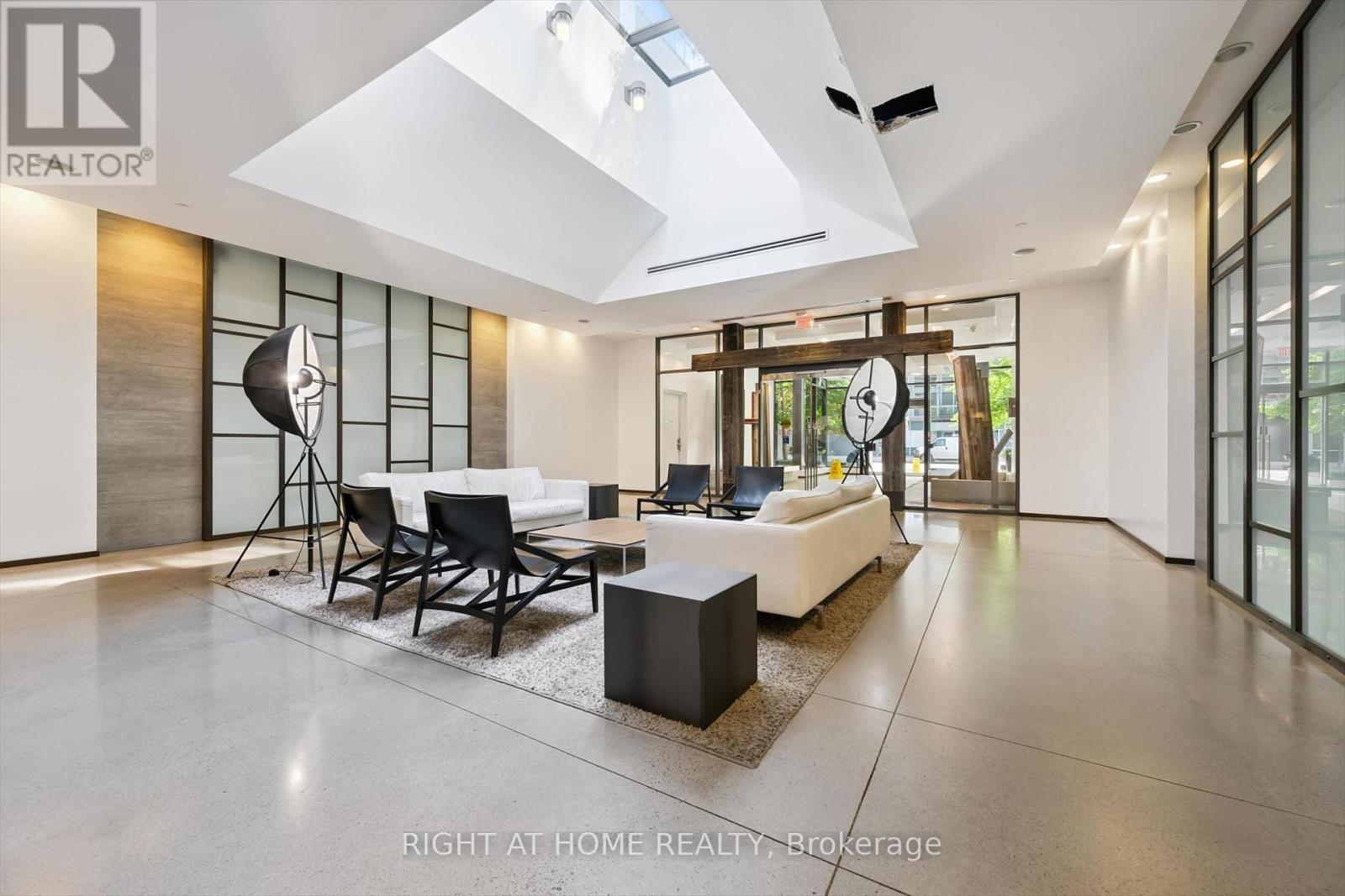 418 - 1030 King Street W, Toronto, Ontario  M6K 3N3 - Photo 4 - C13650856