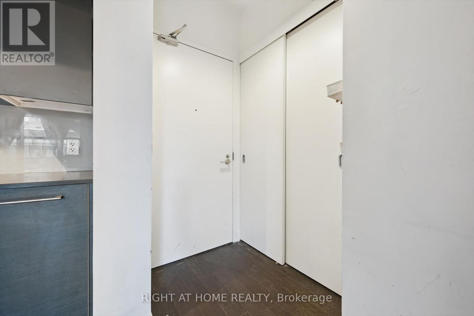 418 - 1030 King Street W, Toronto, Ontario  M6K 3N3 - Photo 6 - C13650856