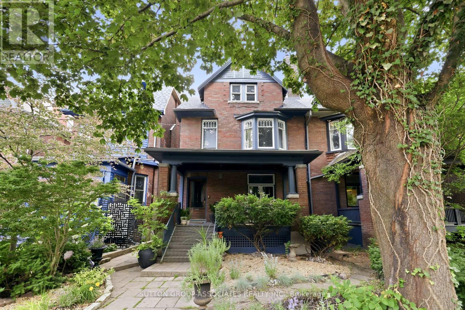 33 Albany Avenue, Toronto, Ontario  M5R 3C2 - Photo 1 - C13650864