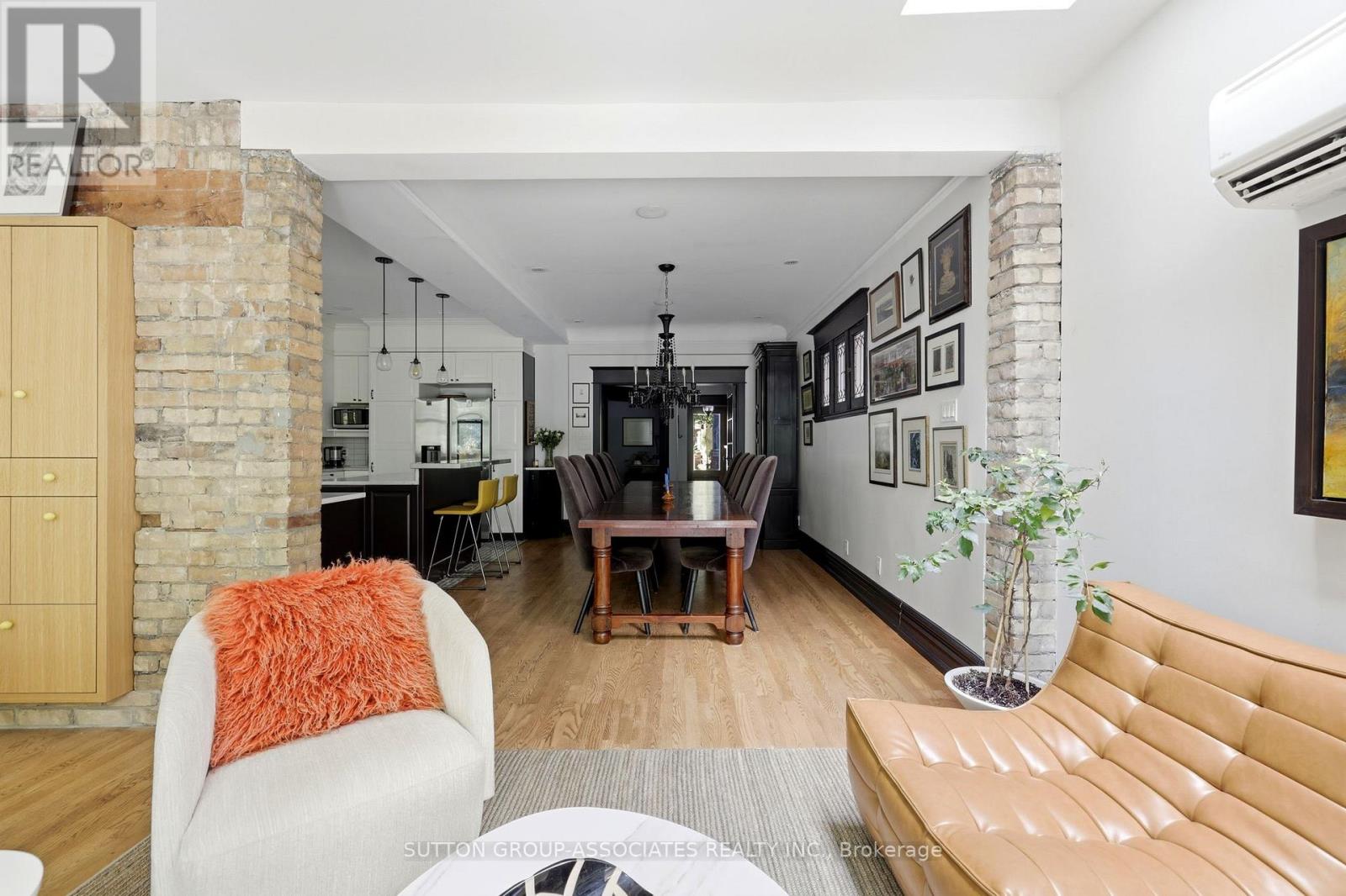 33 Albany Avenue, Toronto, Ontario  M5R 3C2 - Photo 18 - C13650864