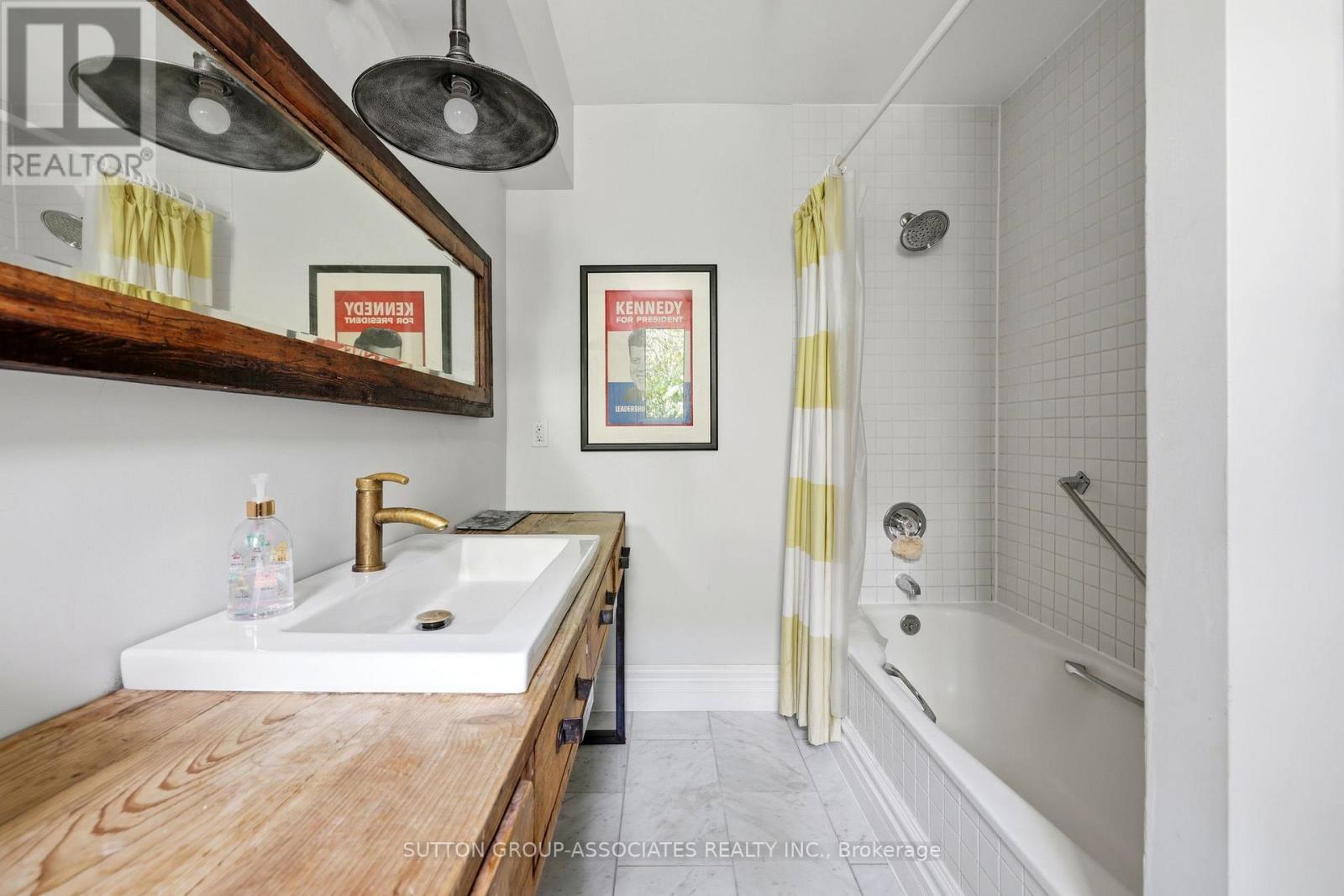 33 Albany Avenue, Toronto, Ontario  M5R 3C2 - Photo 27 - C13650864