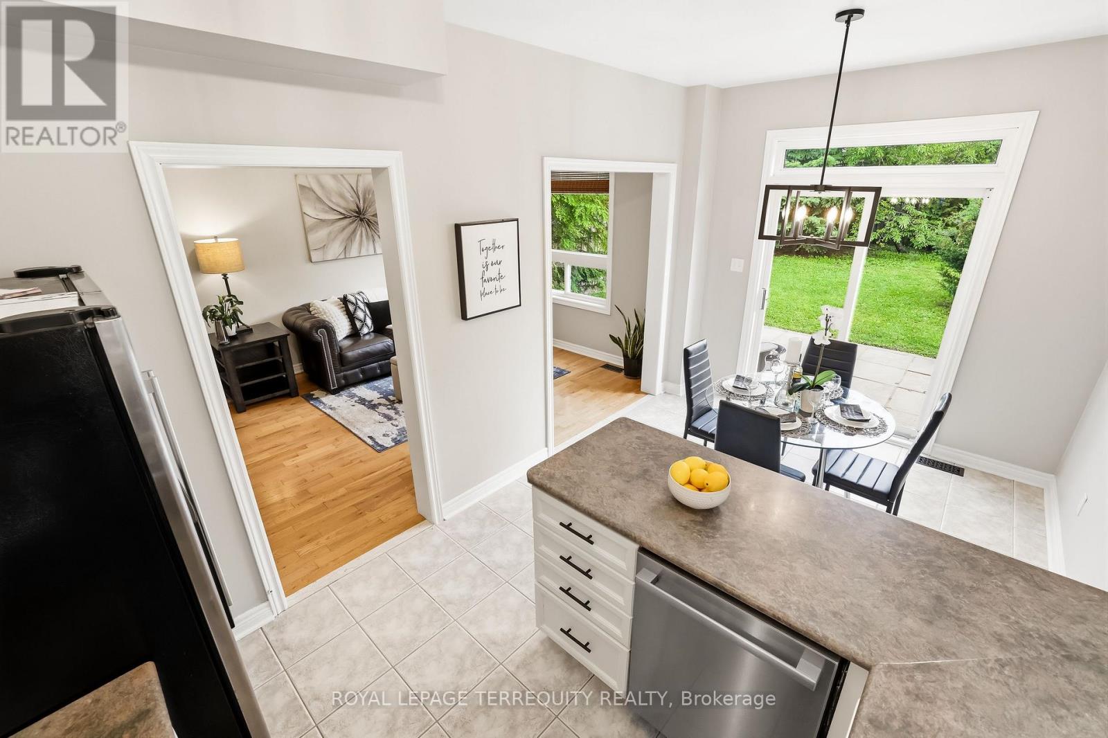 8 Sinden Drive, Whitby, Ontario  L1M 2B8 - Photo 16 - E13650666