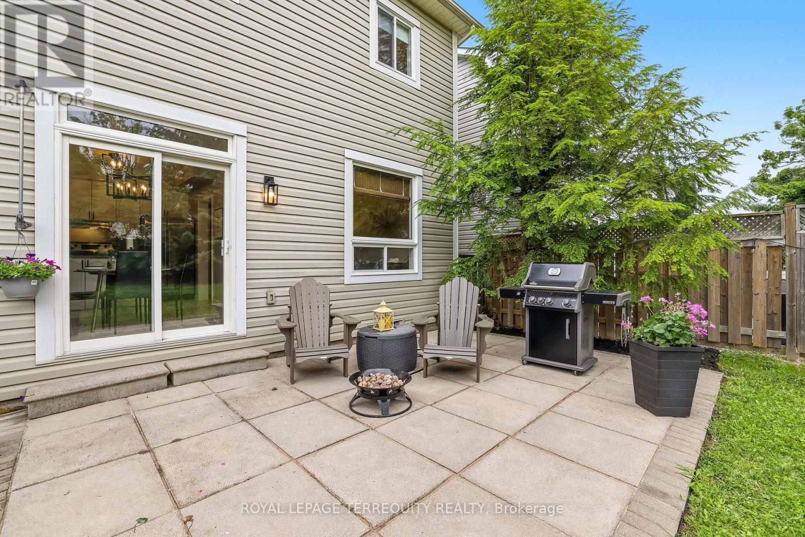 8 Sinden Drive, Whitby, Ontario  L1M 2B8 - Photo 40 - E13650666