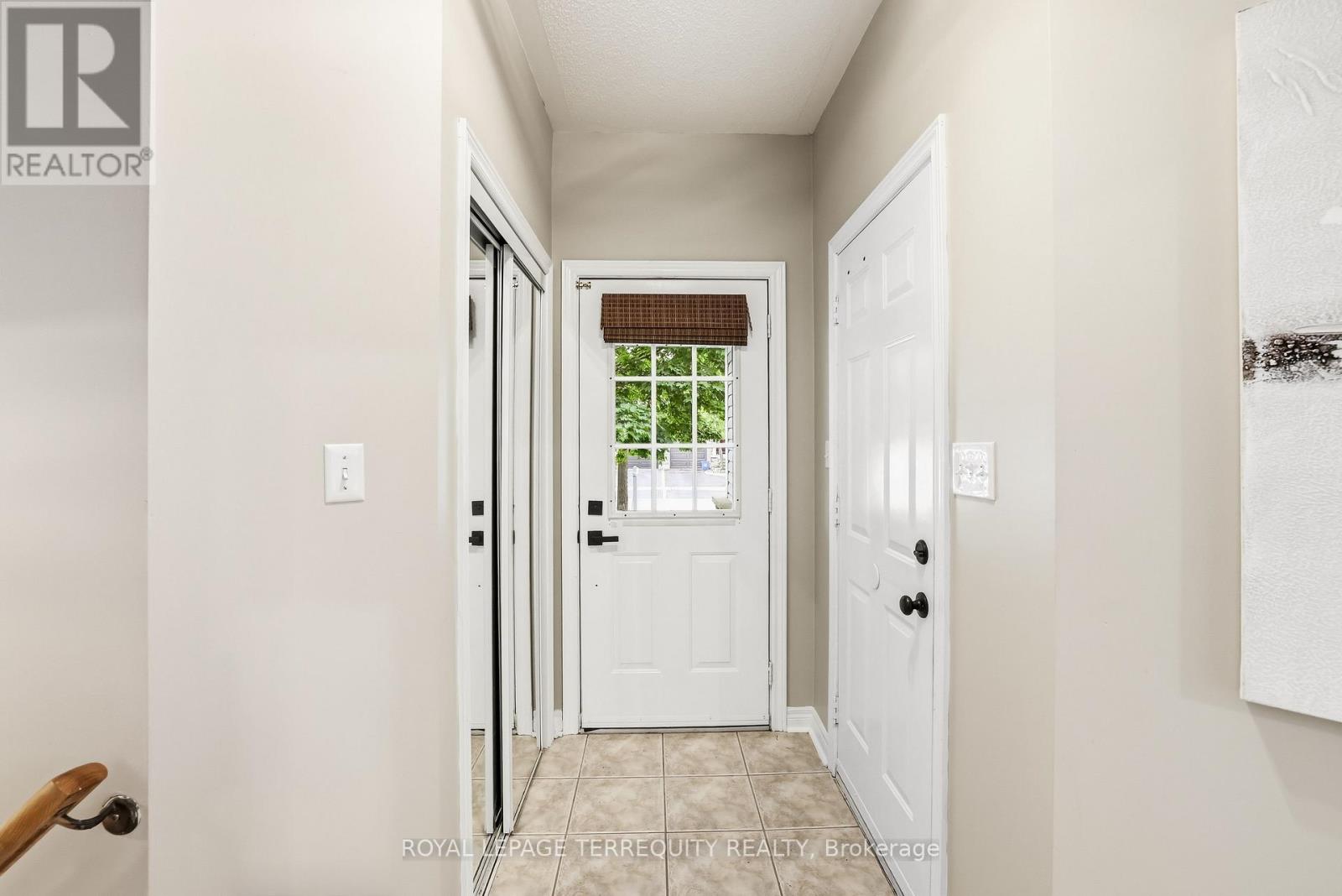 8 Sinden Drive, Whitby, Ontario  L1M 2B8 - Photo 7 - E13650666