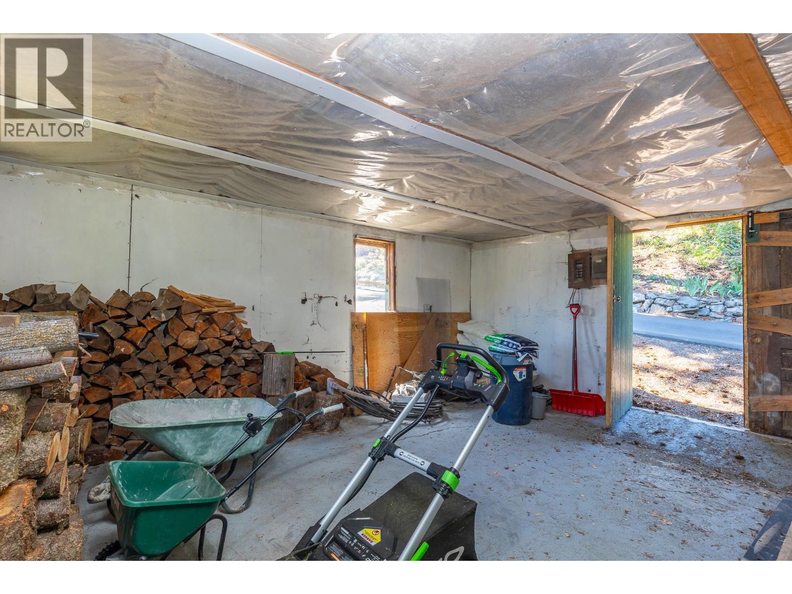 6902 Old Kamloops Road, Vernon, British Columbia  V1H 1W1 - Photo 78 - 10391718