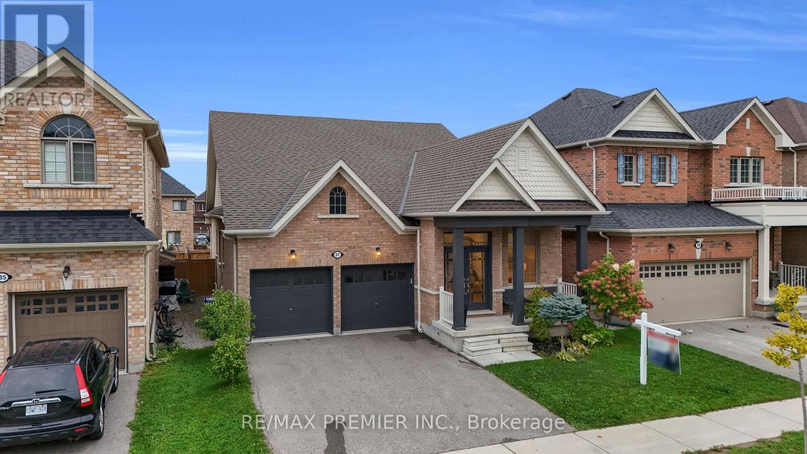 37 Walls Crescent, New Tecumseth (Tottenham), Ontario  L0G 1W0 - Photo 3 - N13650616