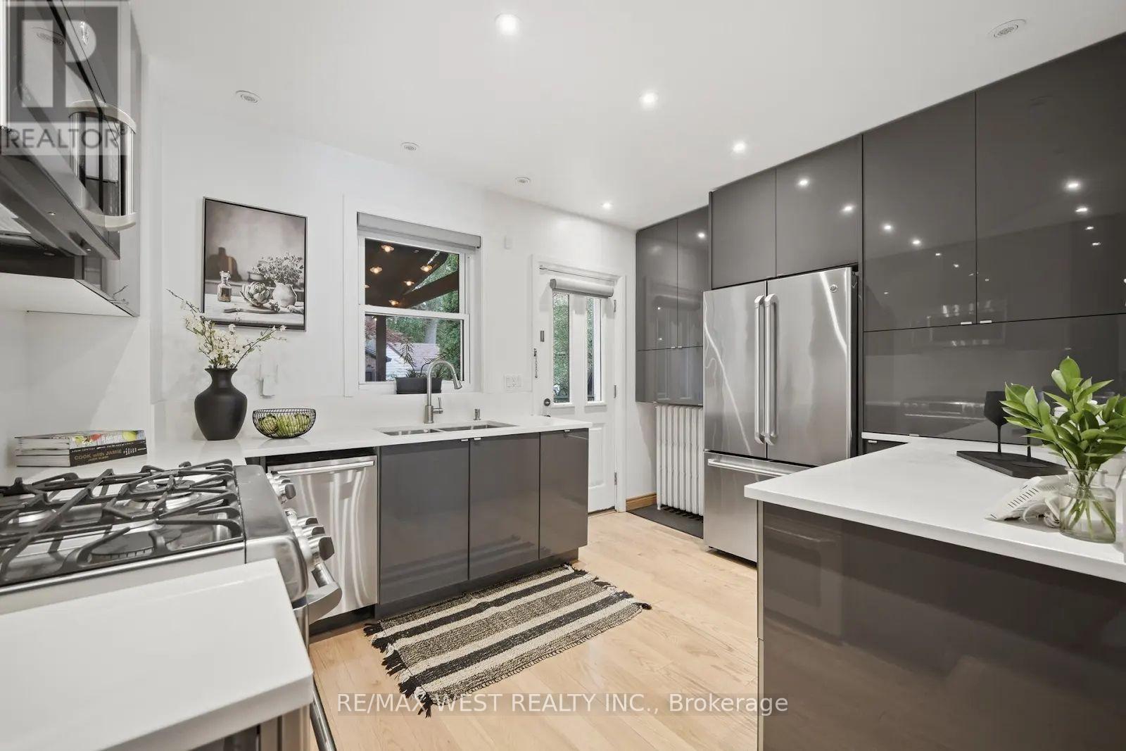 151 Jane Street, Toronto, Ontario  M6S 3Y8 - Photo 13 - W13650606