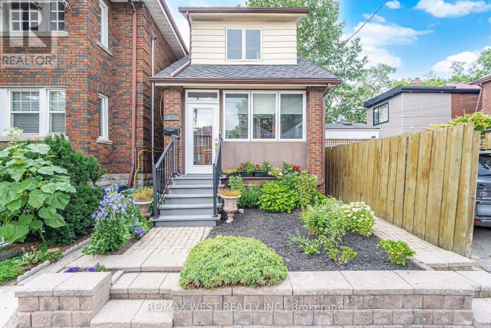 151 Jane Street, Toronto, Ontario  M6S 3Y8 - Photo 3 - W13650606