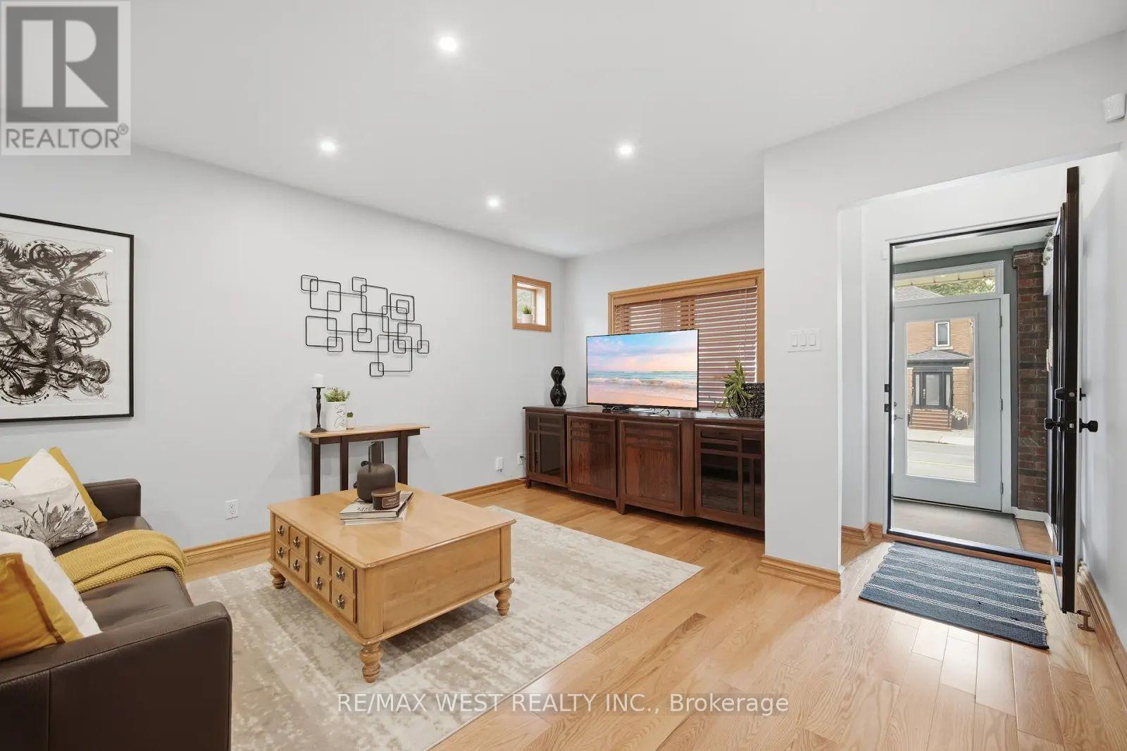 151 Jane Street, Toronto, Ontario  M6S 3Y8 - Photo 6 - W13650606