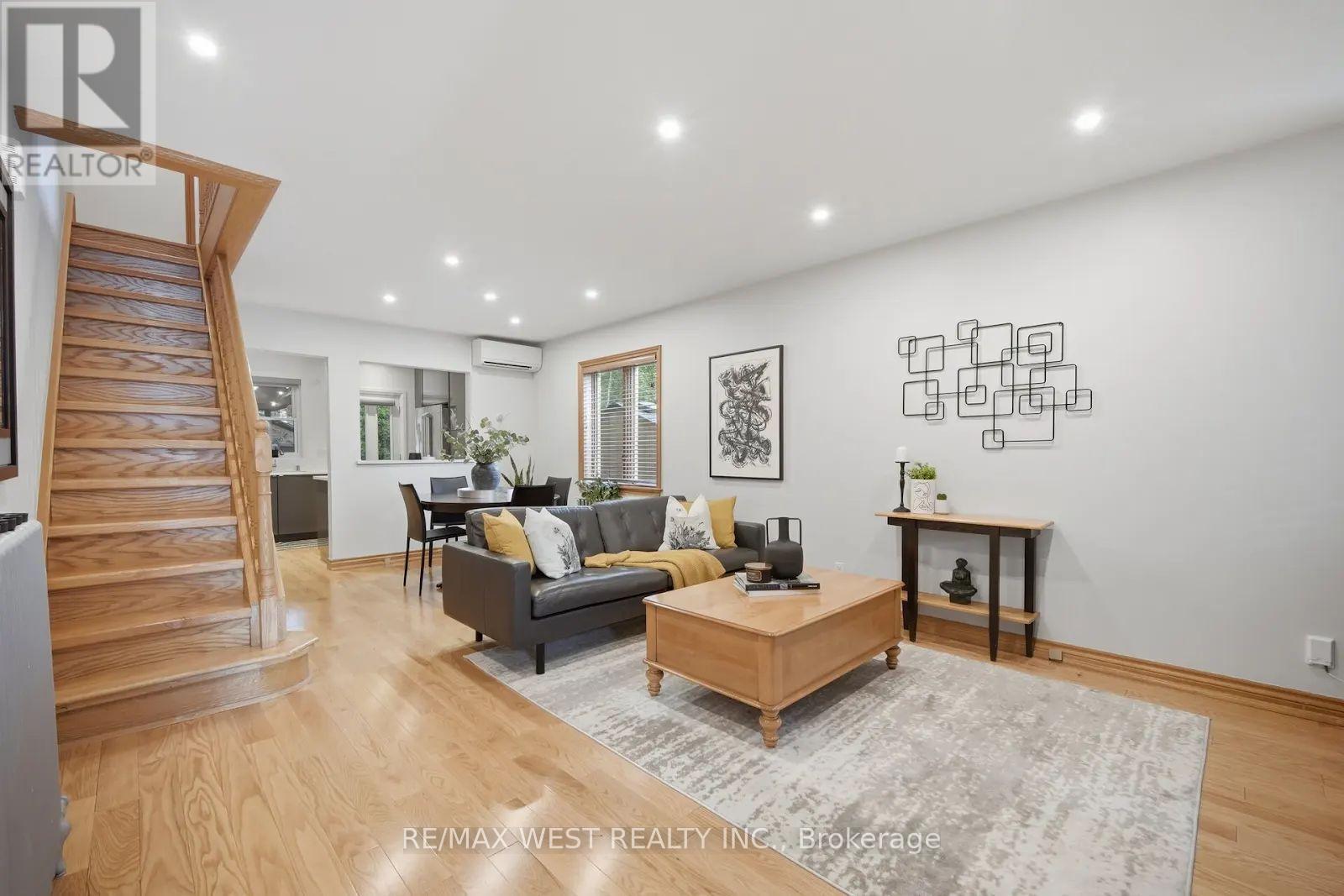 151 Jane Street, Toronto, Ontario  M6S 3Y8 - Photo 8 - W13650606