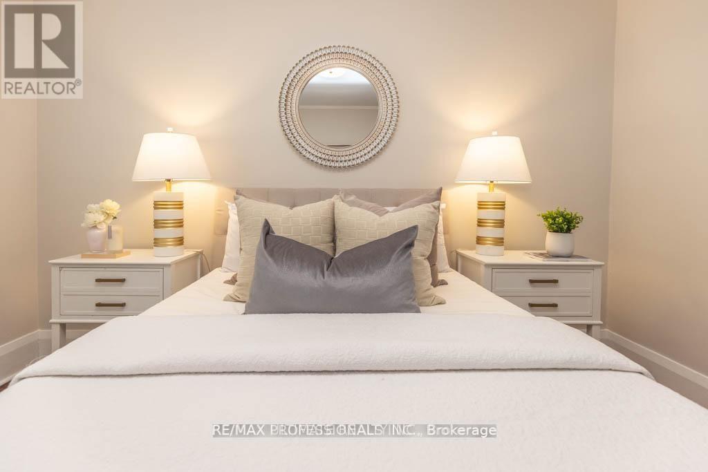 41 Thirty Third Street, Toronto, Ontario  M8W 3H2 - Photo 17 - W13650640