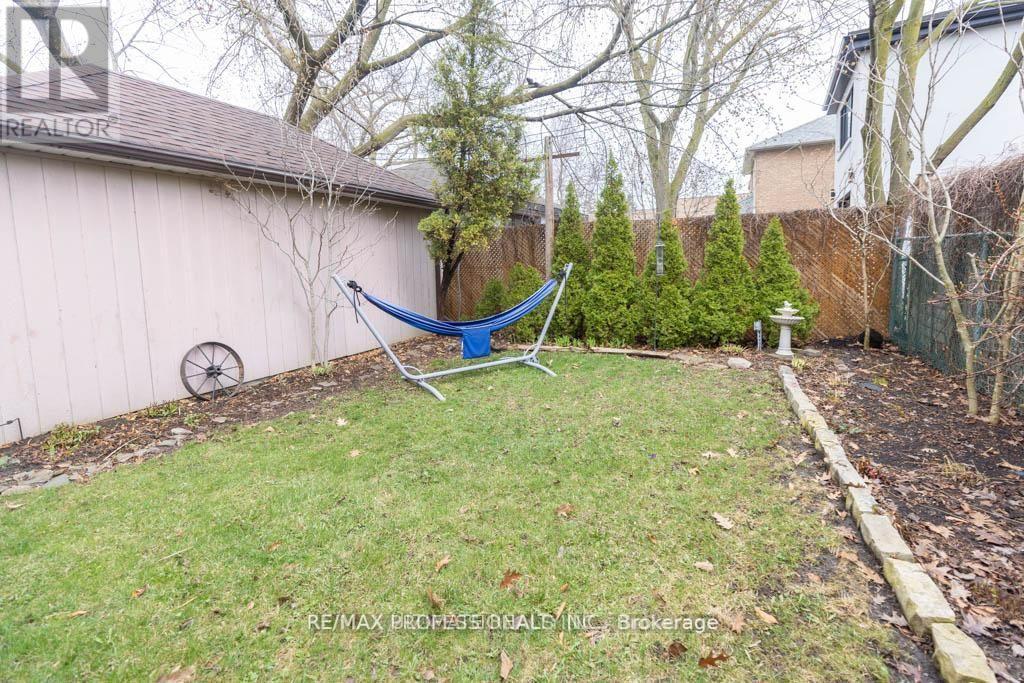 41 Thirty Third Street, Toronto, Ontario  M8W 3H2 - Photo 36 - W13650640