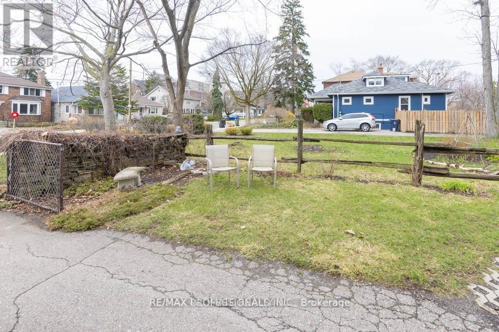 41 Thirty Third Street, Toronto, Ontario  M8W 3H2 - Photo 40 - W13650640