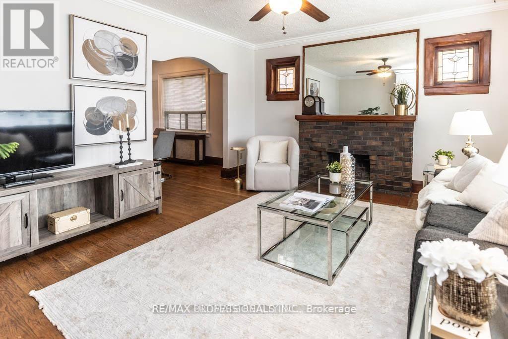 41 Thirty Third Street, Toronto, Ontario  M8W 3H2 - Photo 5 - W13650640