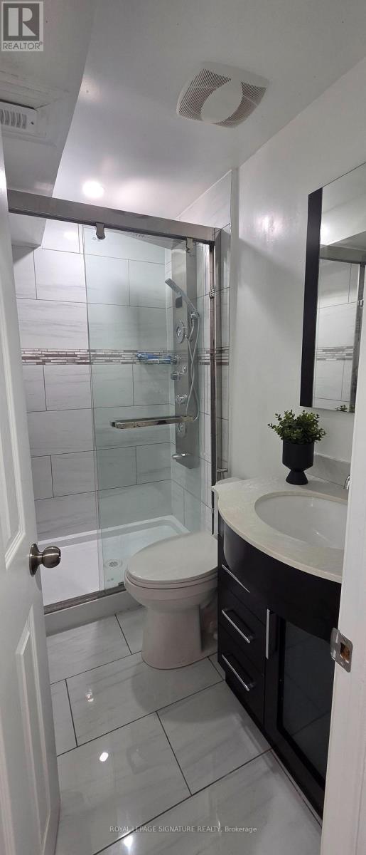 Basement 1 - 3692 Ellengale Drive, Mississauga, Ontario  L5C 1Z7 - Photo 16 - W13650656