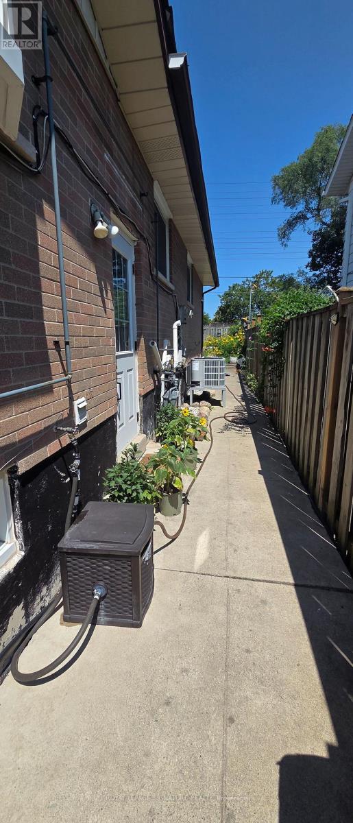 Basement 1 - 3692 Ellengale Drive, Mississauga, Ontario  L5C 1Z7 - Photo 18 - W13650656