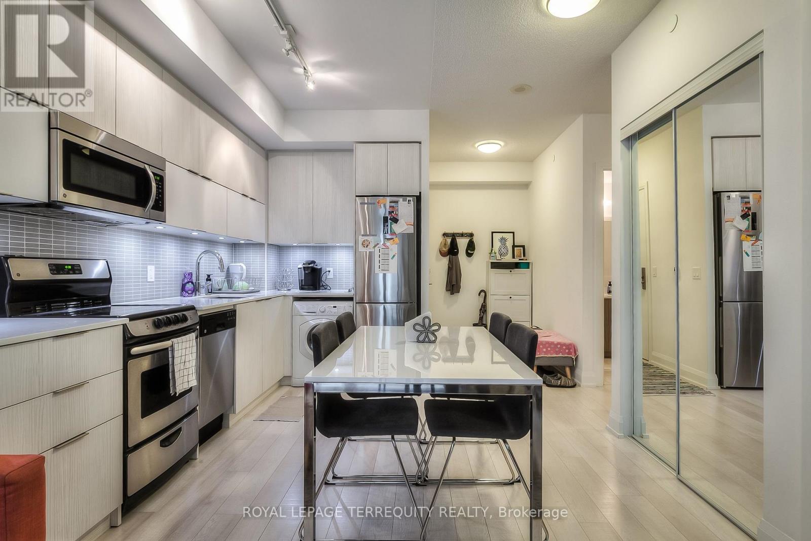 606 - 56 Annie Craig Drive, Toronto, Ontario  M8V 0C8 - Photo 6 - W13650800