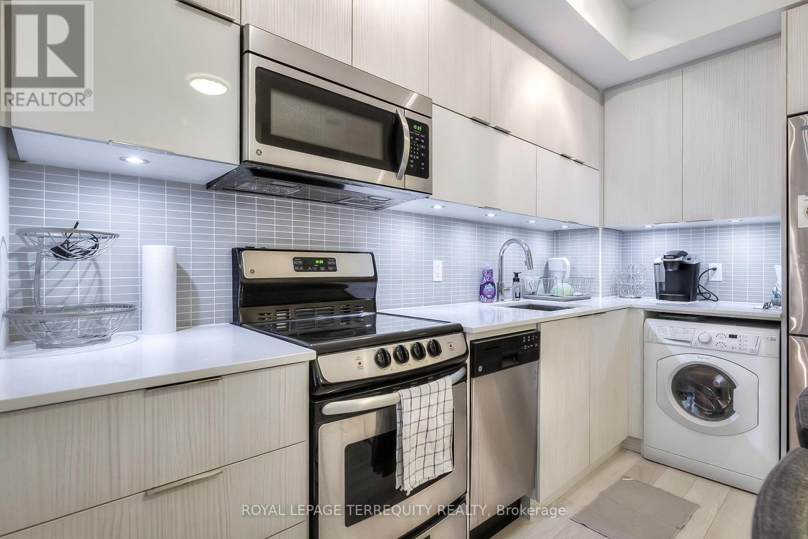 606 - 56 Annie Craig Drive, Toronto, Ontario  M8V 0C8 - Photo 9 - W13650800