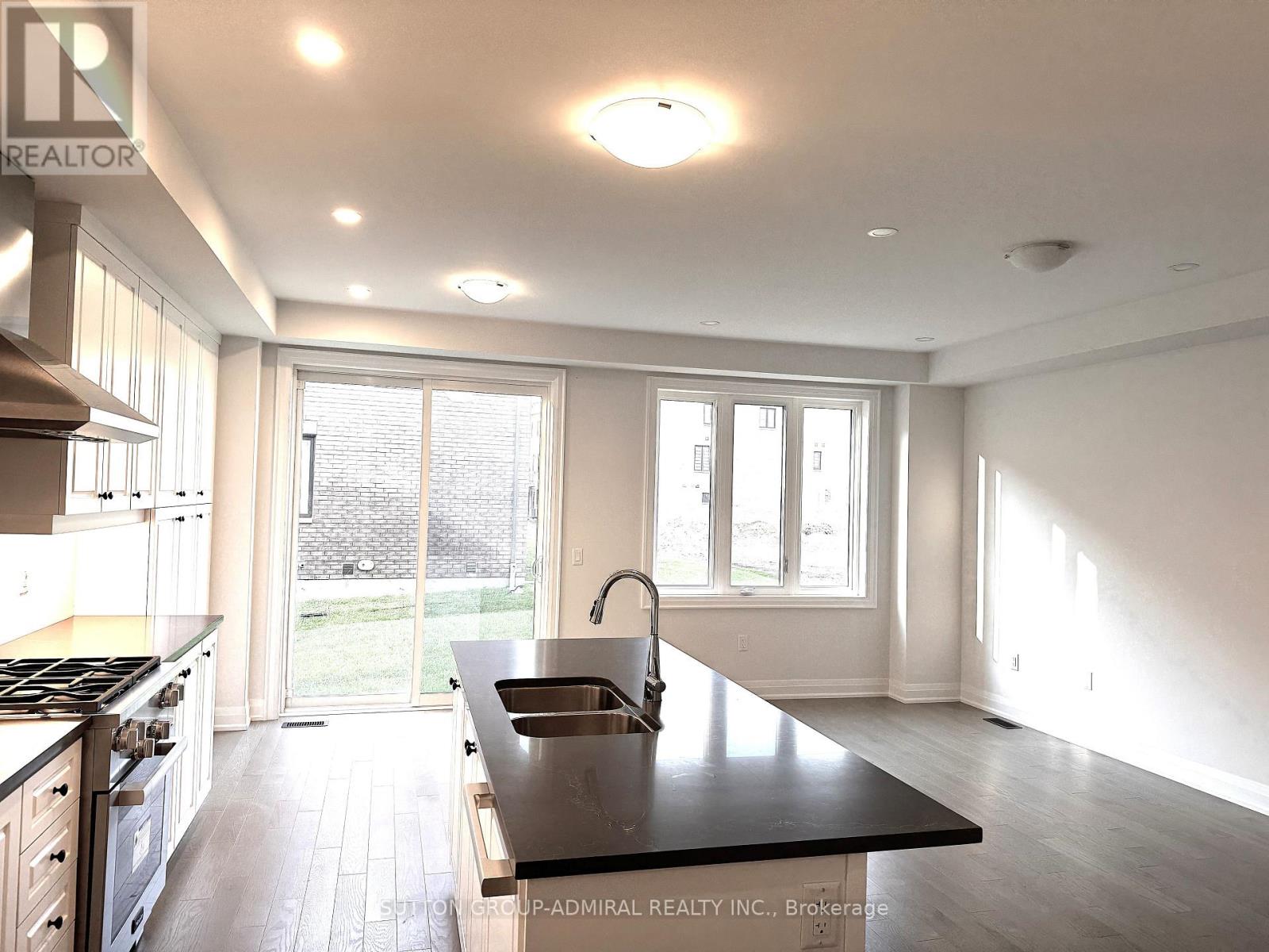 16 Donnacona Drive, Vaughan, Ontario  L4H 5L6 - Photo 5 - N13650198