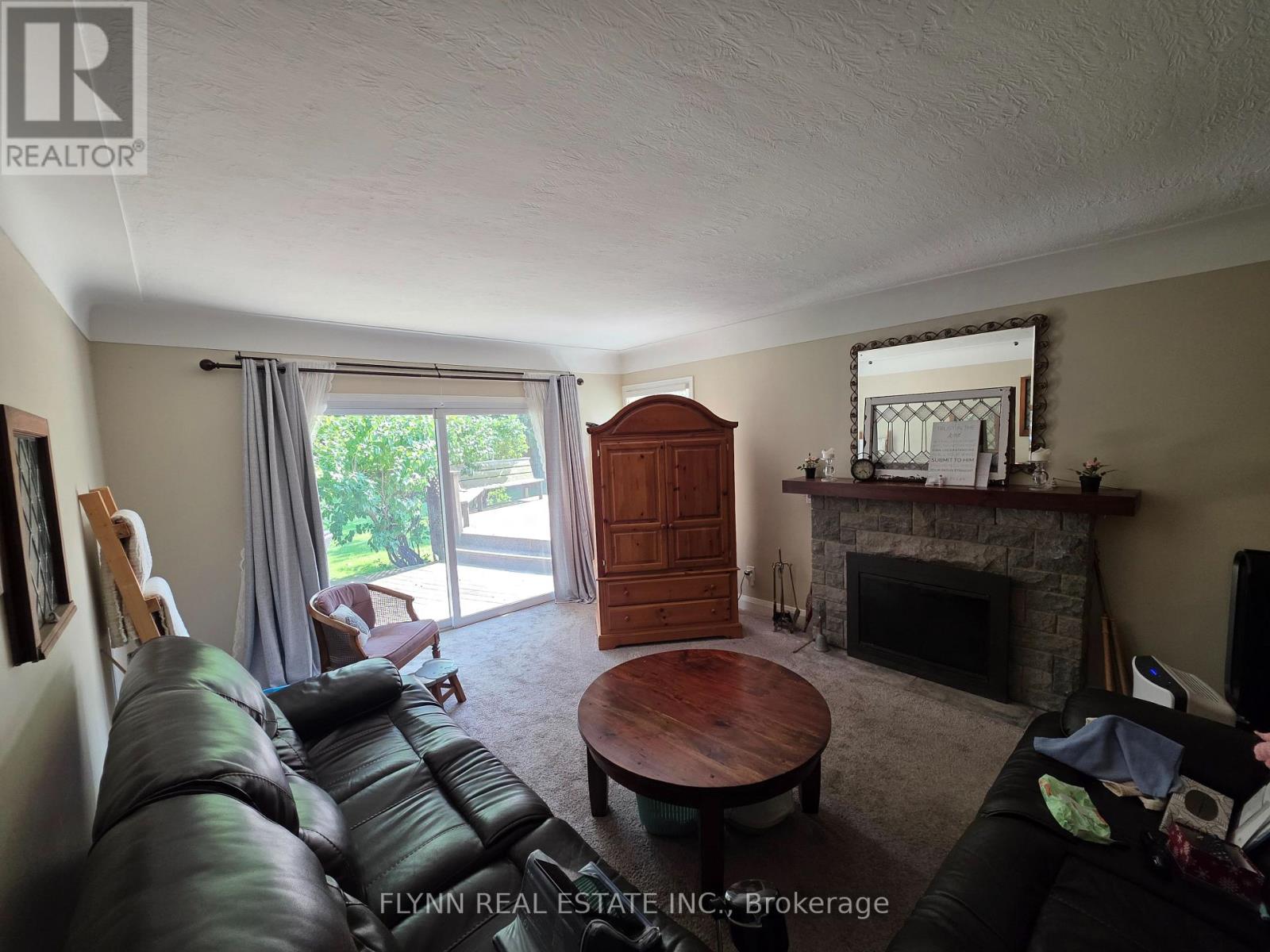 5896 Valley Way, Niagara Falls, Ontario  L2E 1Y1 - Photo 11 - X13650736