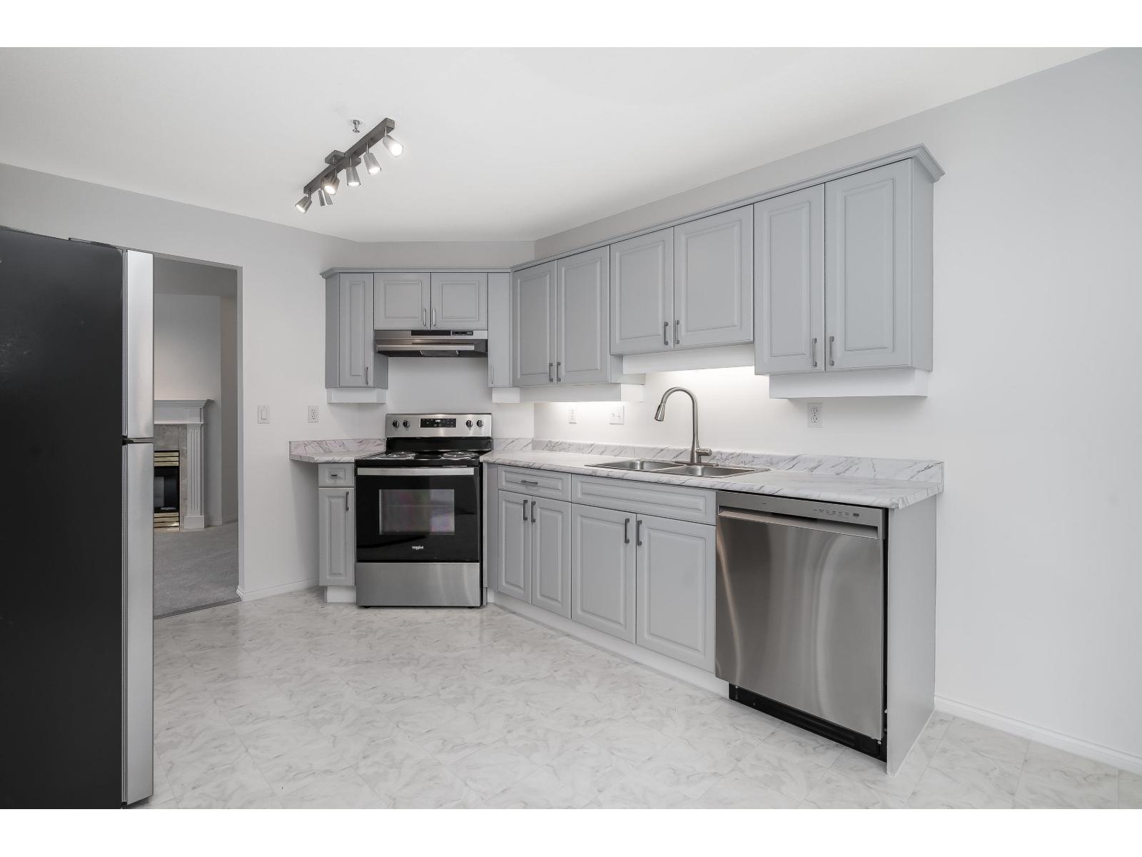 312 5465 201 Street, Langley, British Columbia  V3A 1P8 - Photo 4 - R3153597