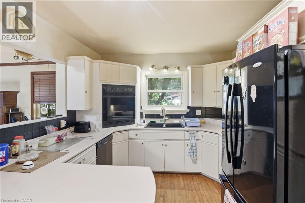 83 York Street, St. Catharines, Ontario  L2R 6C8 - Photo 6 - 40850521