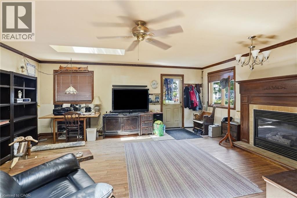 83 York Street, St. Catharines, Ontario  L2R 6C8 - Photo 4 - 40850521