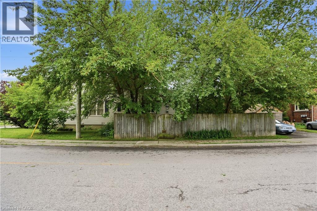 83 York Street, St. Catharines, Ontario  L2R 6C8 - Photo 13 - 40850521
