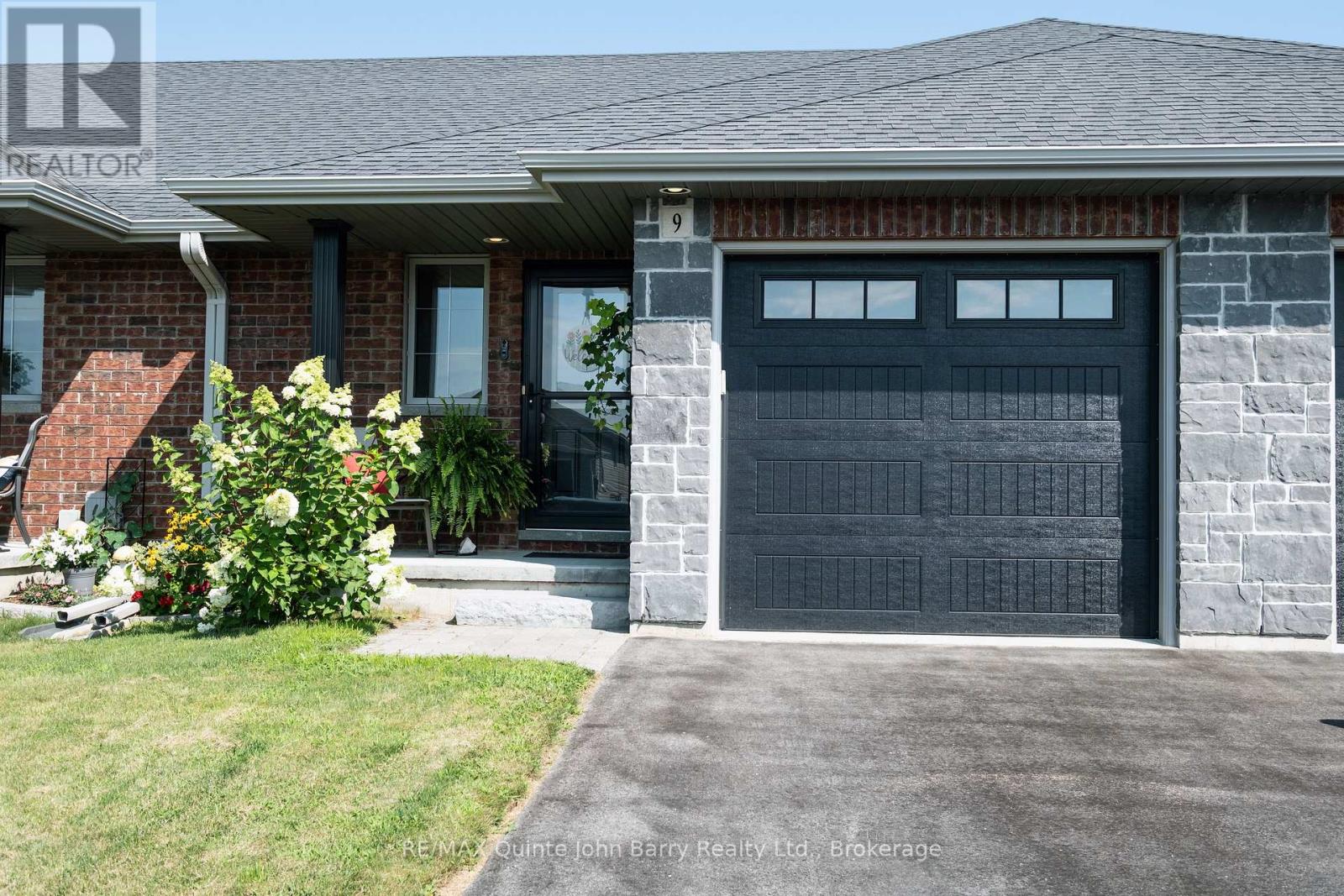 9 MCINTOSH CRESCENT, Quinte West, Ontario