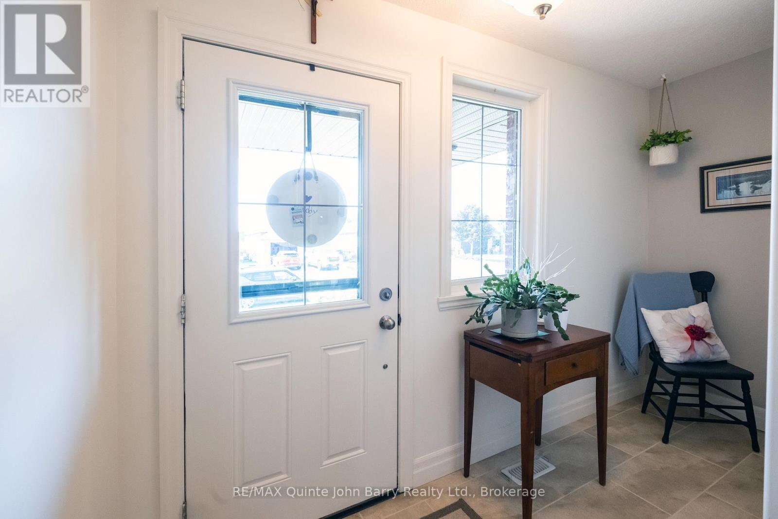 9 Mcintosh Crescent, Quinte West, Ontario  K8V 0G1 - Photo 4 - X13650914