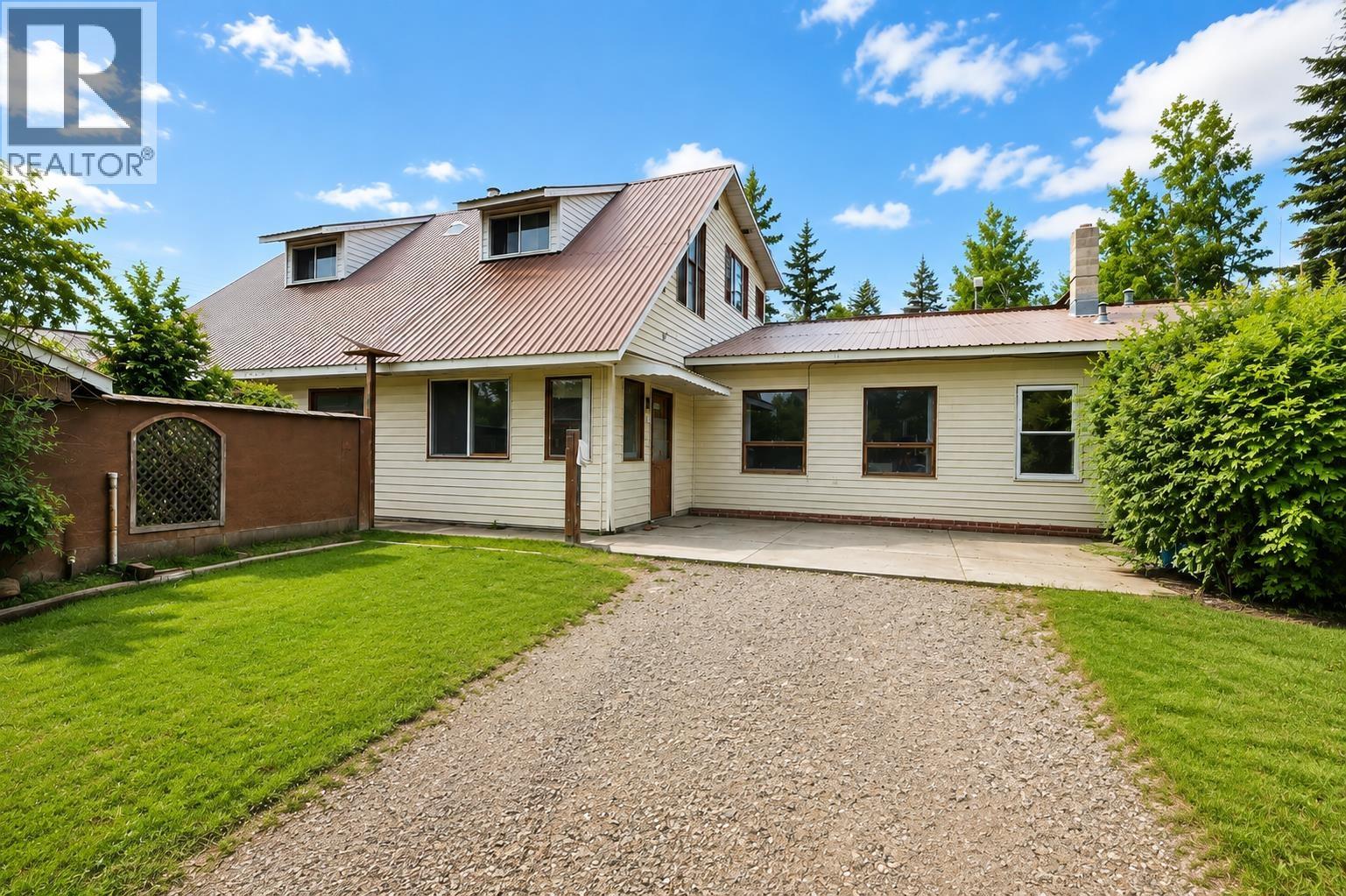 3797 DODGE ROAD, Lac La Hache, British Columbia