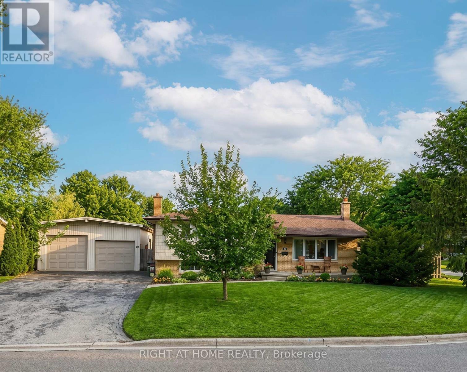 68 DOWNING CRESCENT, London South, Ontario