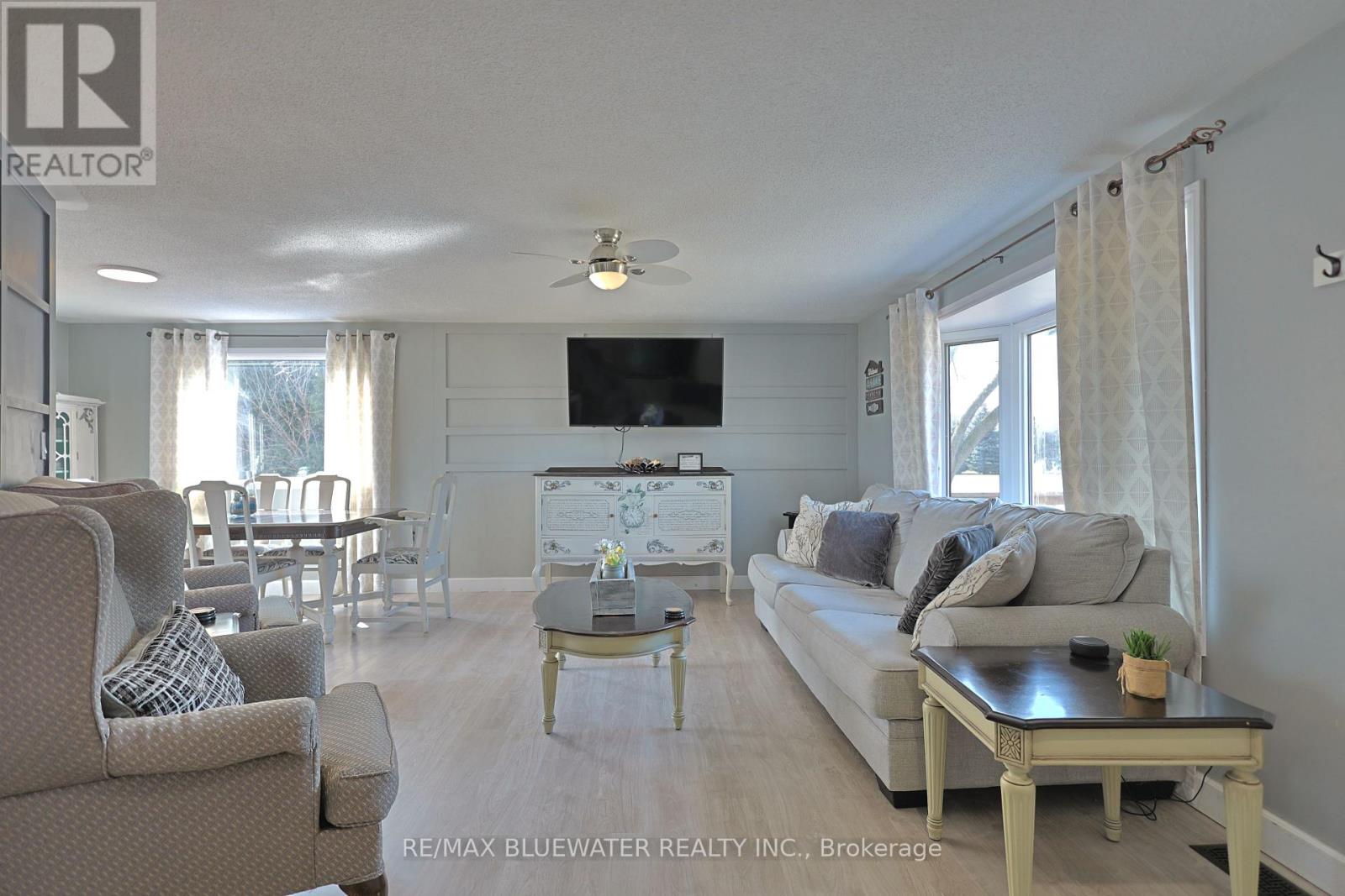 9897 Eric Street, Lambton Shores, Ontario  N0M 2N0 - Photo 14 - X13651050