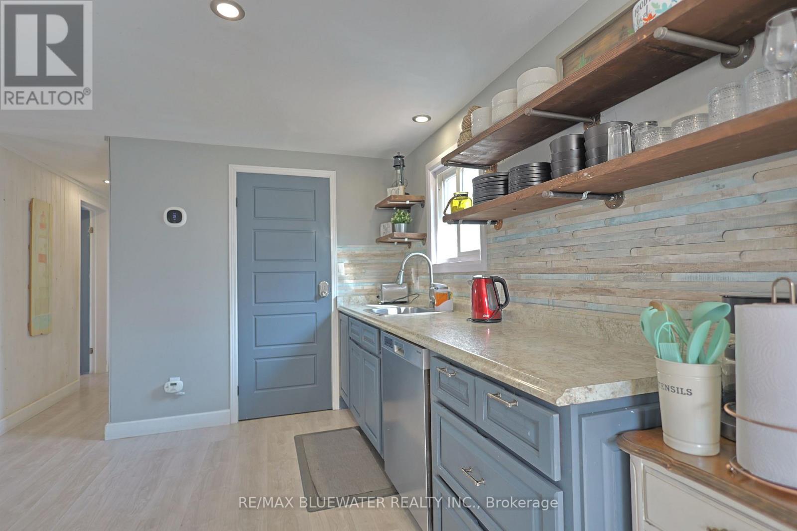 9897 Eric Street, Lambton Shores, Ontario  N0M 2N0 - Photo 23 - X13651050