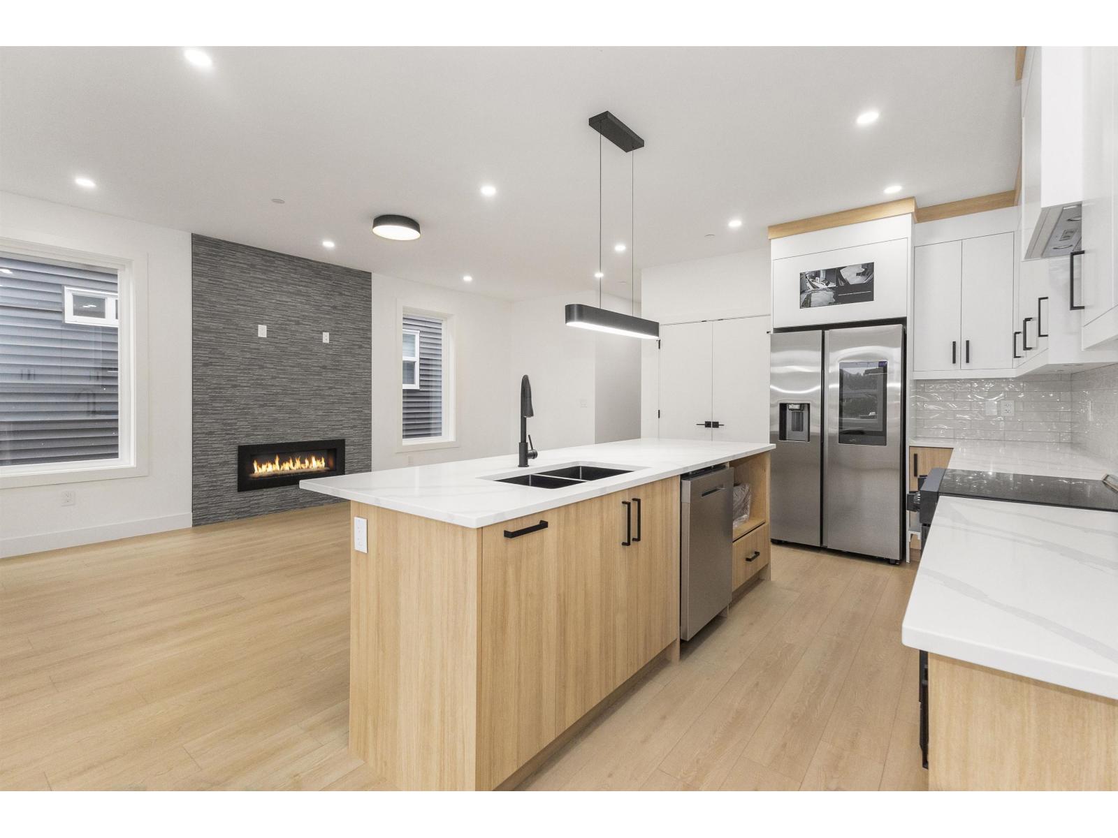 32515 Higginbottom Court, Mission, British Columbia  V2V 2T7 - Photo 4 - R3153478