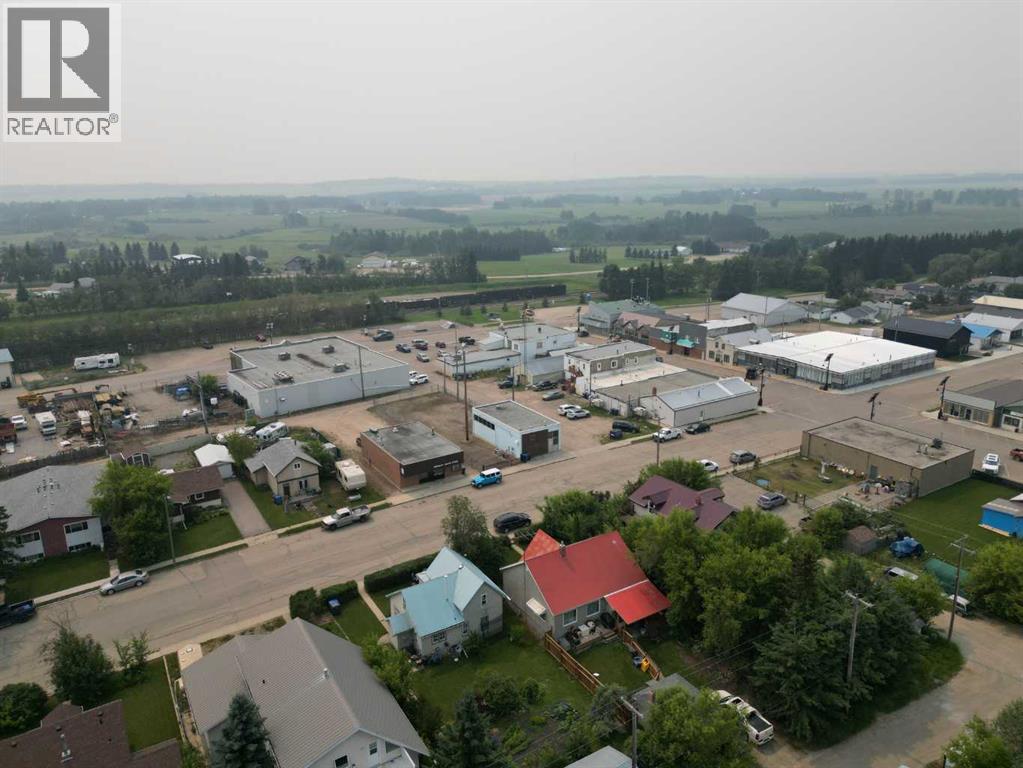 5016 50 Street, Eckville, Alberta  T0M 0X0 - Photo 4 - A2333837