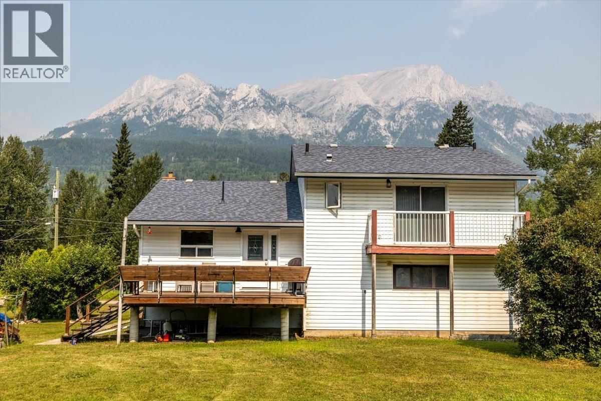9878 Victoria Street, Fernie, British Columbia  V0B 1M5 - Photo 2 - 10395872