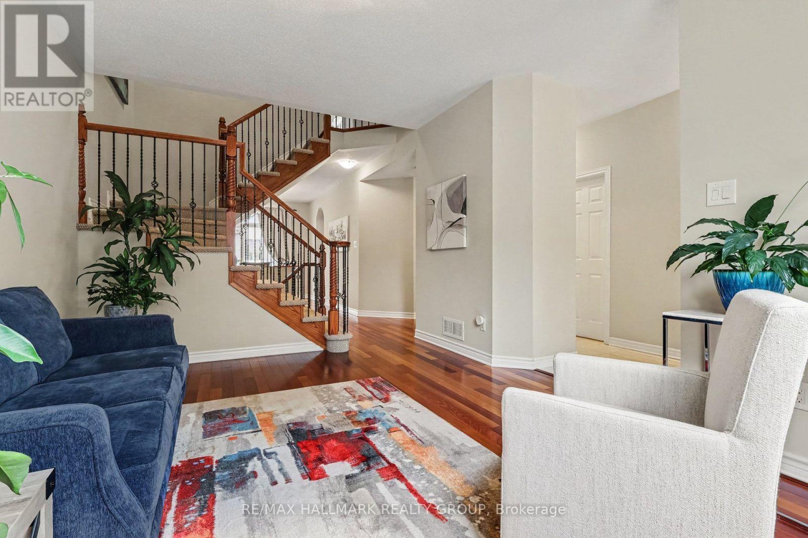 302 Grayburn Way, Ottawa, Ontario  K2J 0V8 - Photo 3 - X13650946