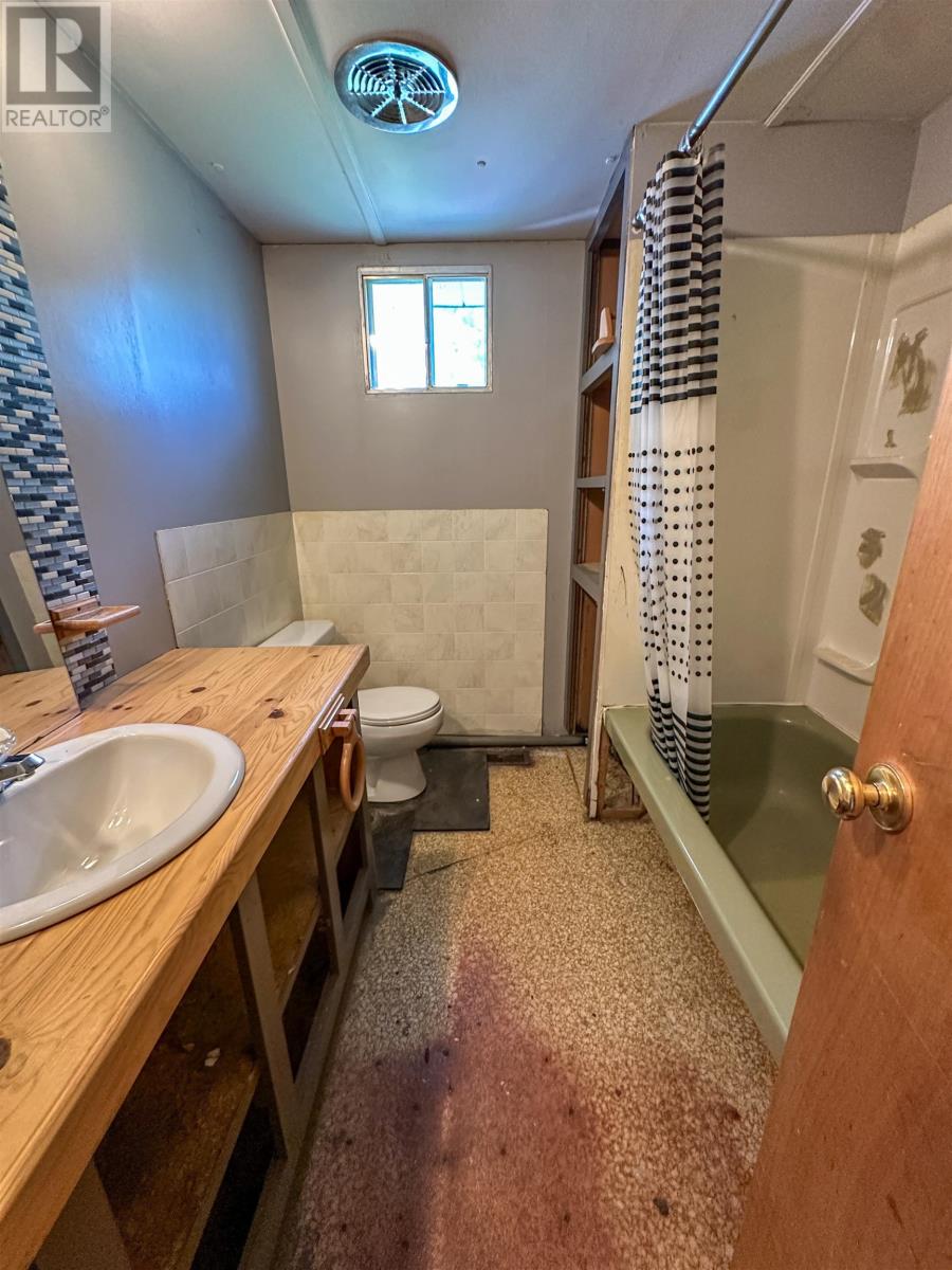 27 Aspen St, Ear Falls, Ontario  P0V 1T0 - Photo 10 - TB2602284
