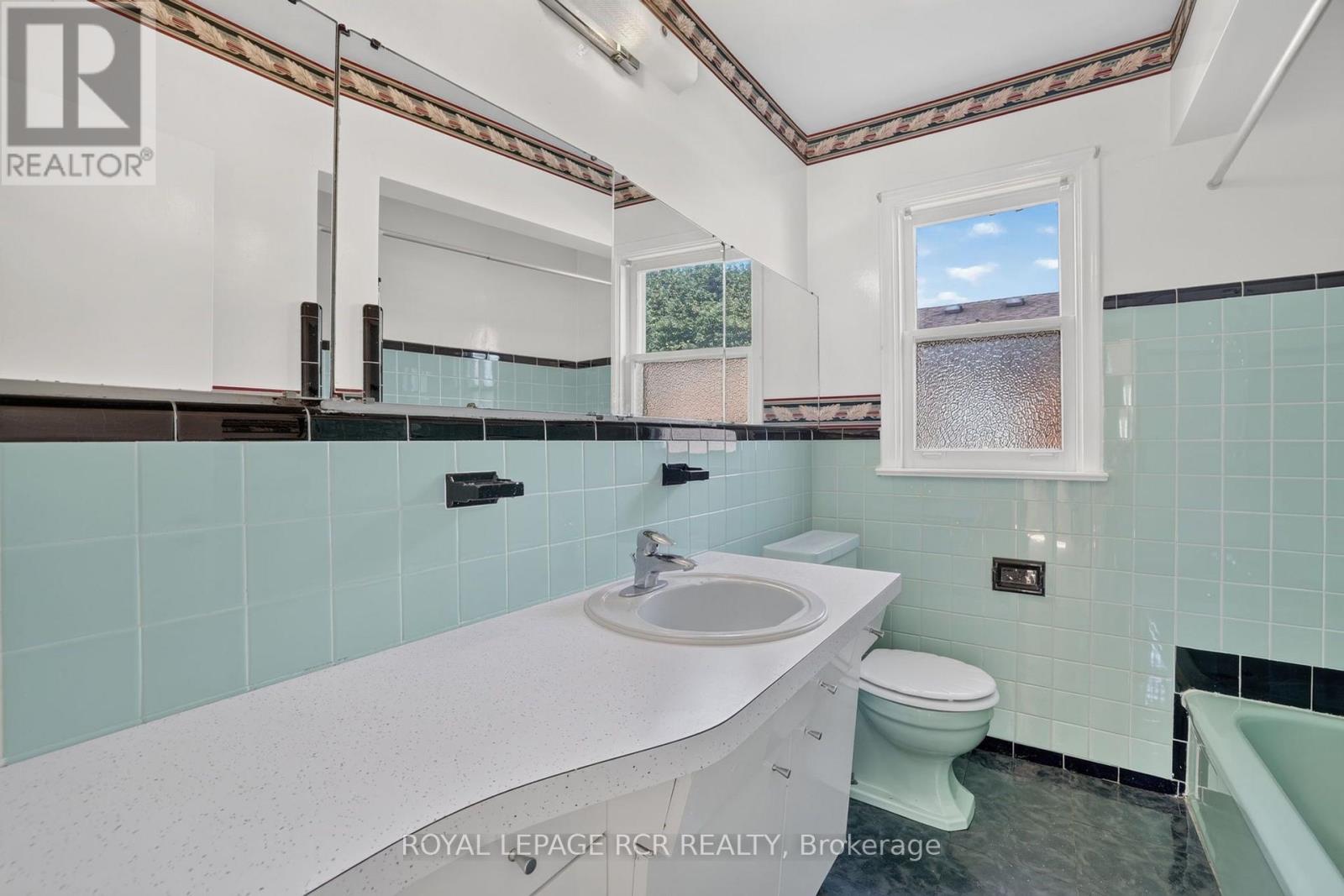 218 Park Home Avenue, Toronto, Ontario  M2R 1A2 - Photo 16 - C13625542