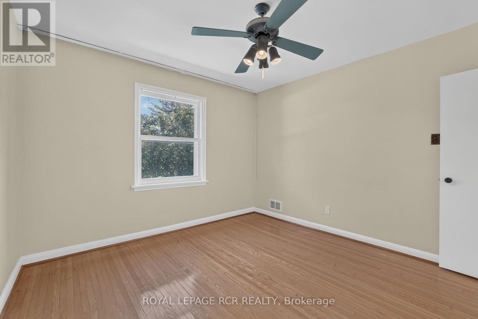 218 Park Home Avenue, Toronto, Ontario  M2R 1A2 - Photo 14 - C13625542