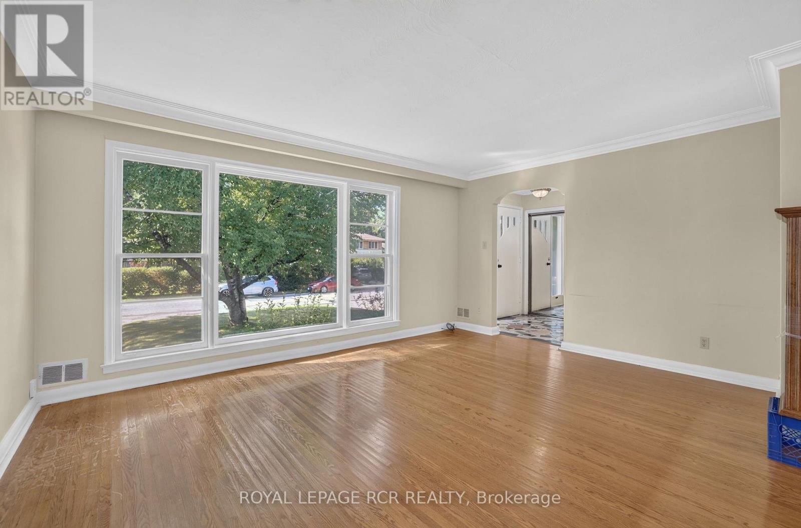 218 Park Home Avenue, Toronto, Ontario  M2R 1A2 - Photo 10 - C13625542