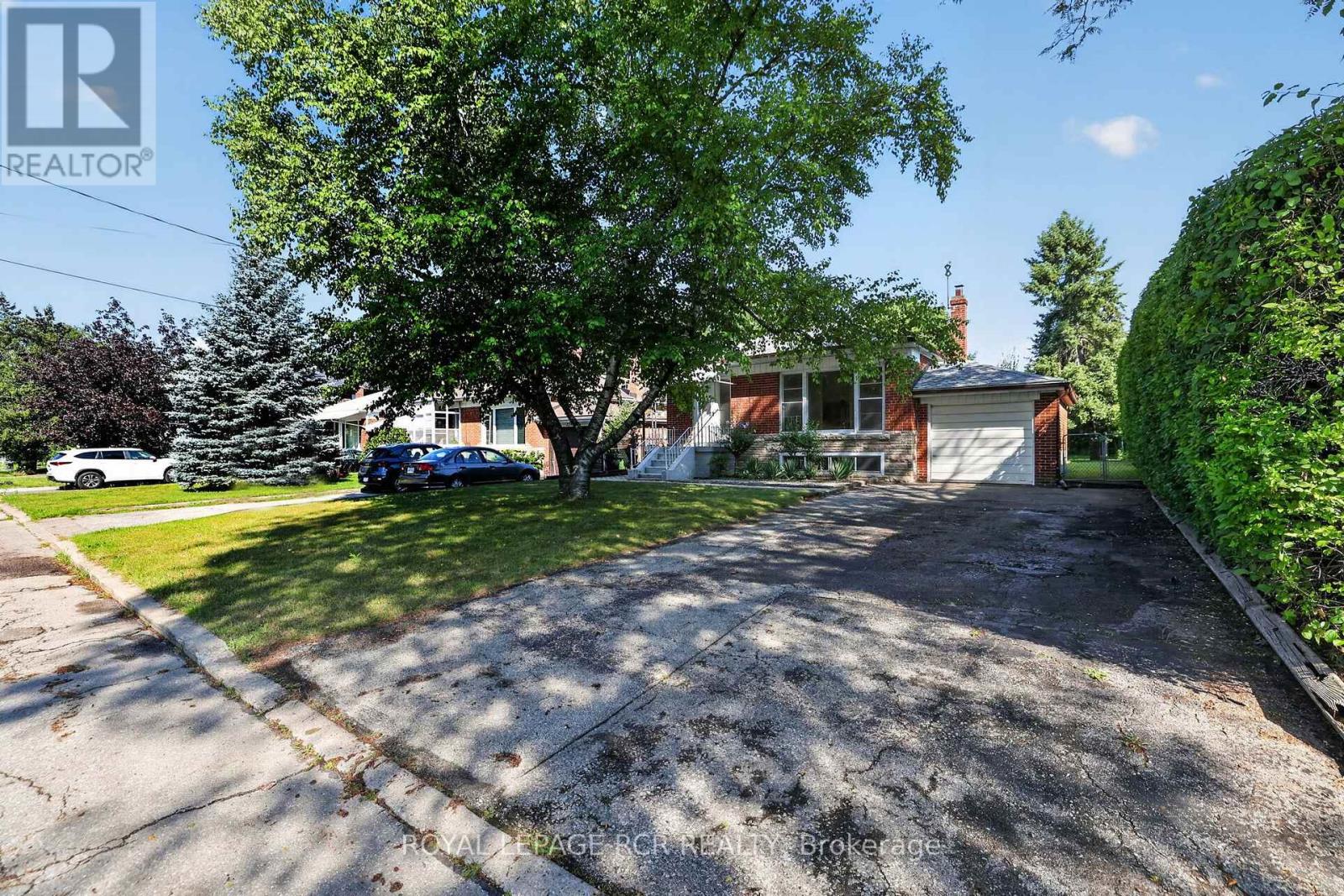 218 Park Home Avenue, Toronto, Ontario  M2R 1A2 - Photo 3 - C13625542