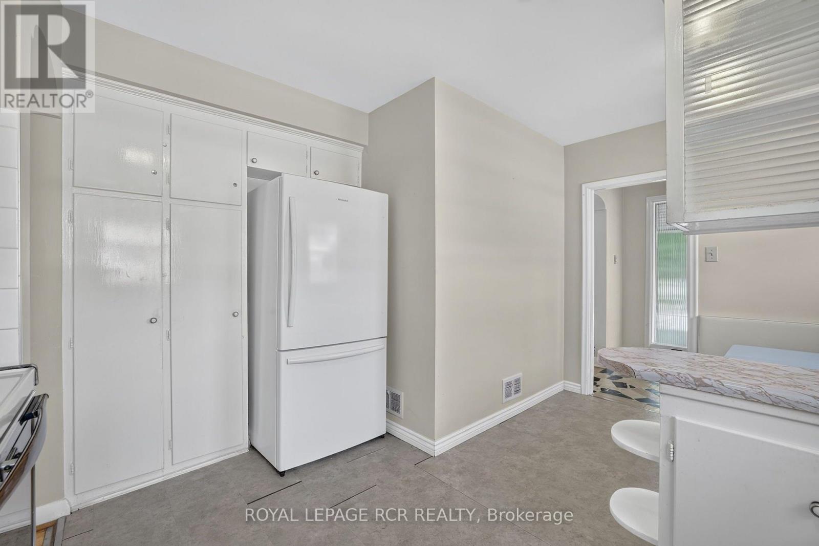 218 Park Home Avenue, Toronto, Ontario  M2R 1A2 - Photo 8 - C13625542