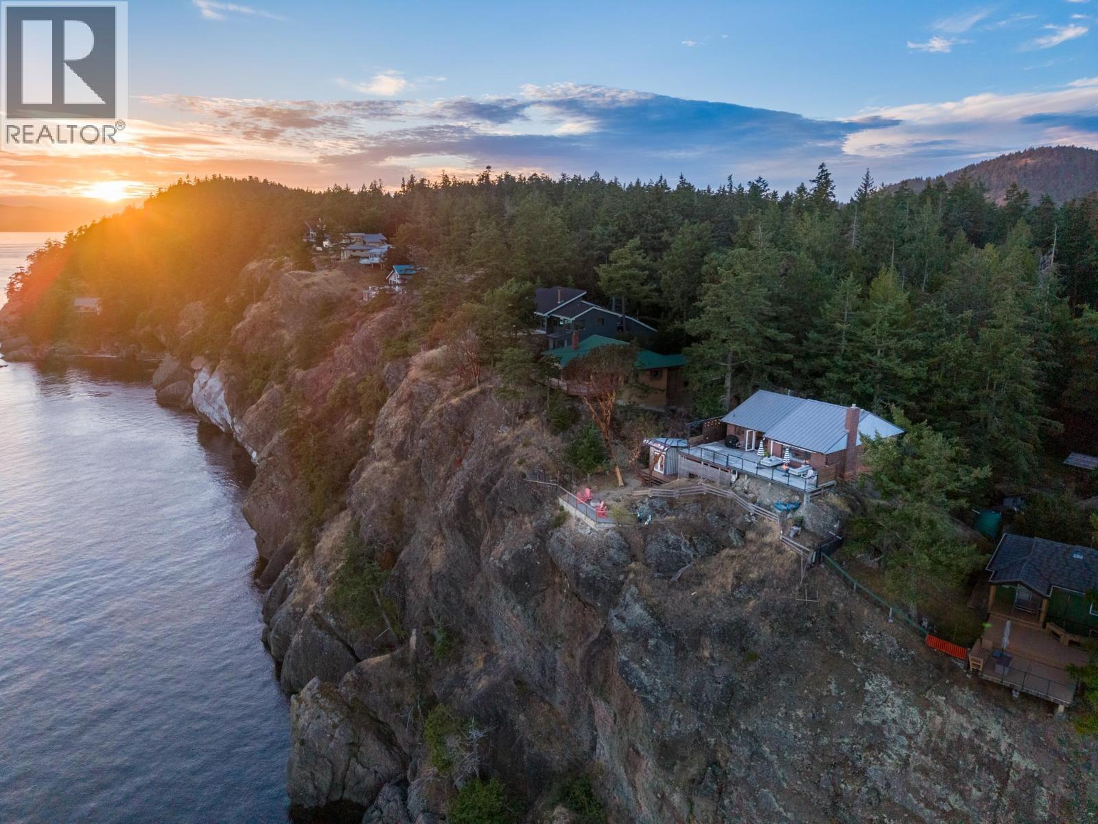 7918 SWANSON VIEW DRIVE, Pender Island, British Columbia